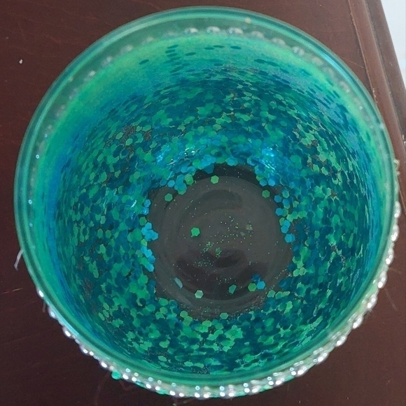HANDMADE blue and green Glitter Ombré Wine Glass - Picture 4 of 8